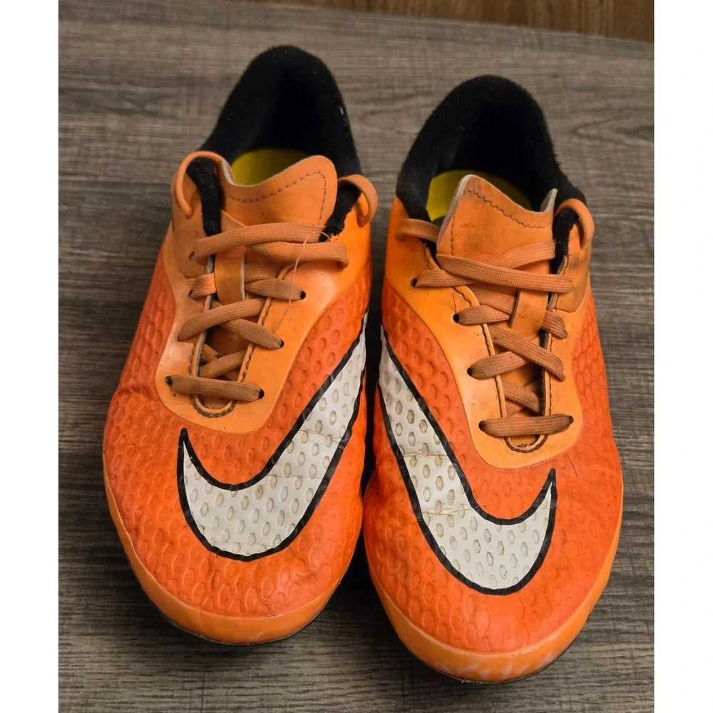 Nike Hypervenom Phantom Soccer Cleats Youth Size 3Y Orange